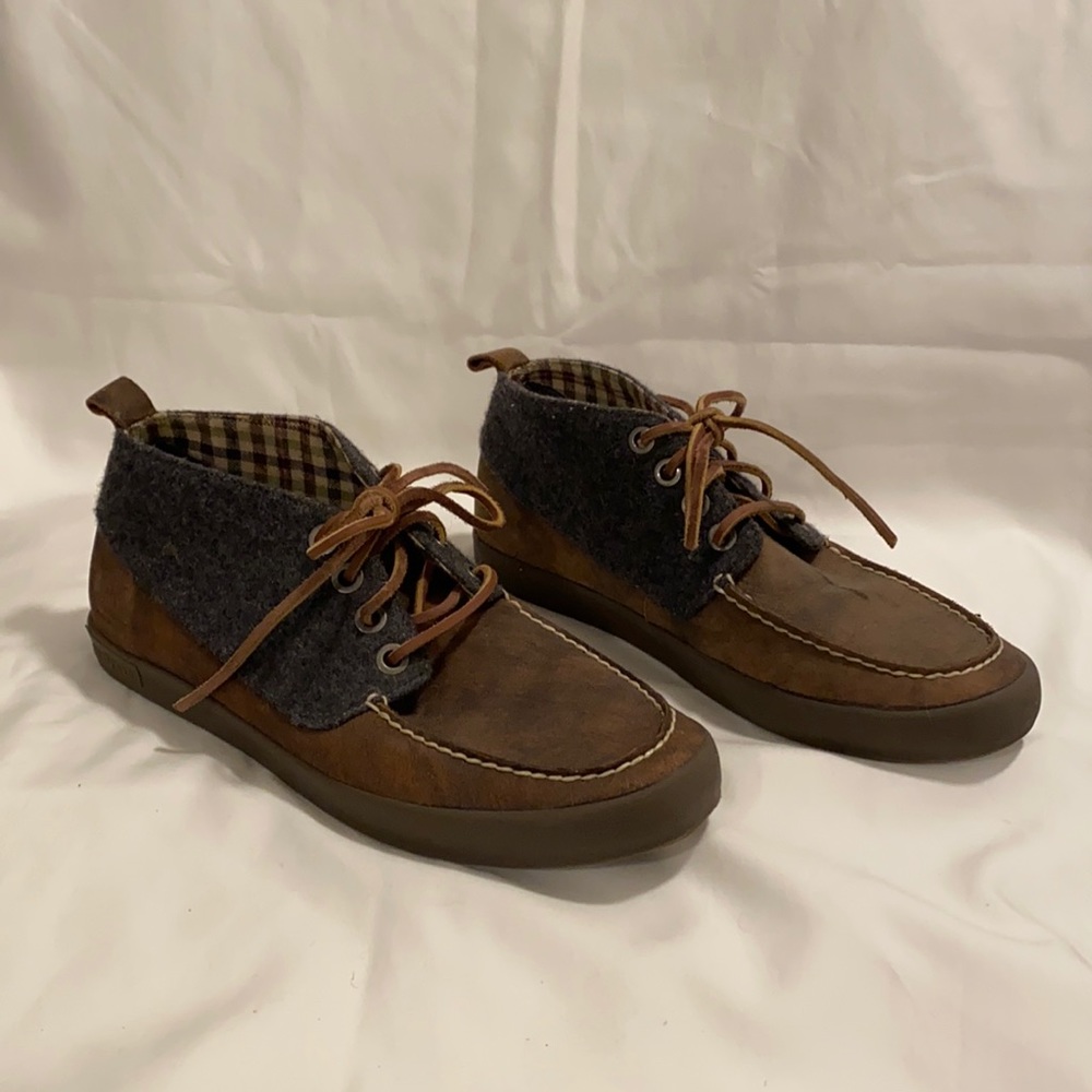 Seavees - Men’s Brown 0965 Bayside Moc Mid Chukkas
